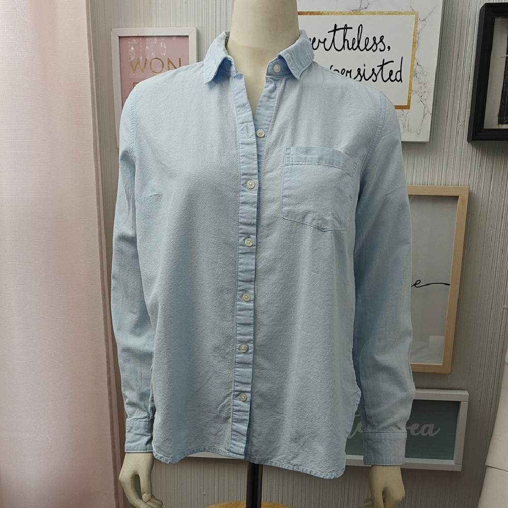 Old Navy Classic Light Blue Shirt